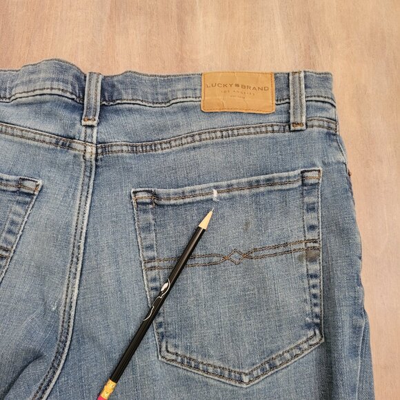 Lucky Brand Women’s 223 Straight Jeans 36x32 Medium Wash Stretch Denim - Picture 9 of 10